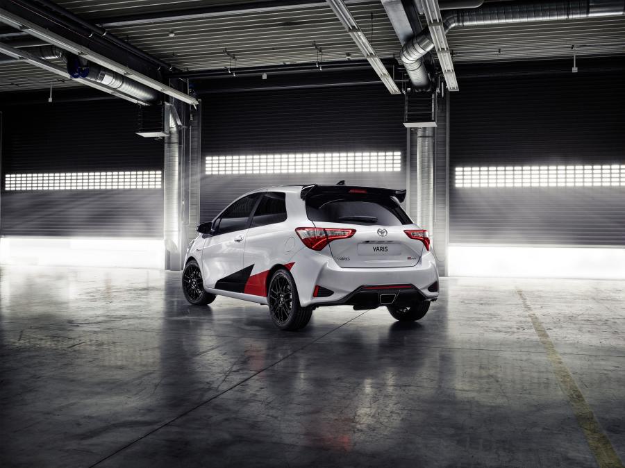  Toyota Yaris GRMN 2017 года  (фото 3 из 51)